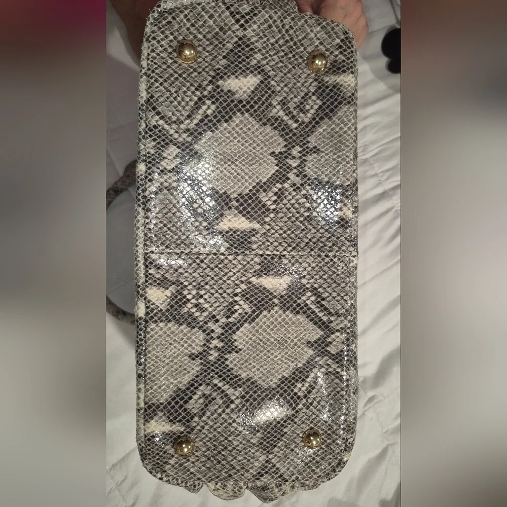 G.I.L.I. Gray Snake Print Shoulder Bag